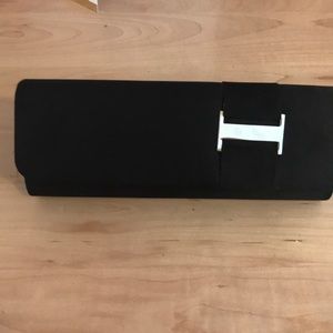 SALE 2 for $20💥 Bljoux sterner Clutch with chain